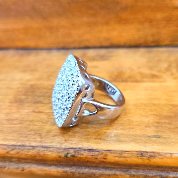 Pave Rhinestone Cocktail Ring Size 6.5 - Picture 2 of 6